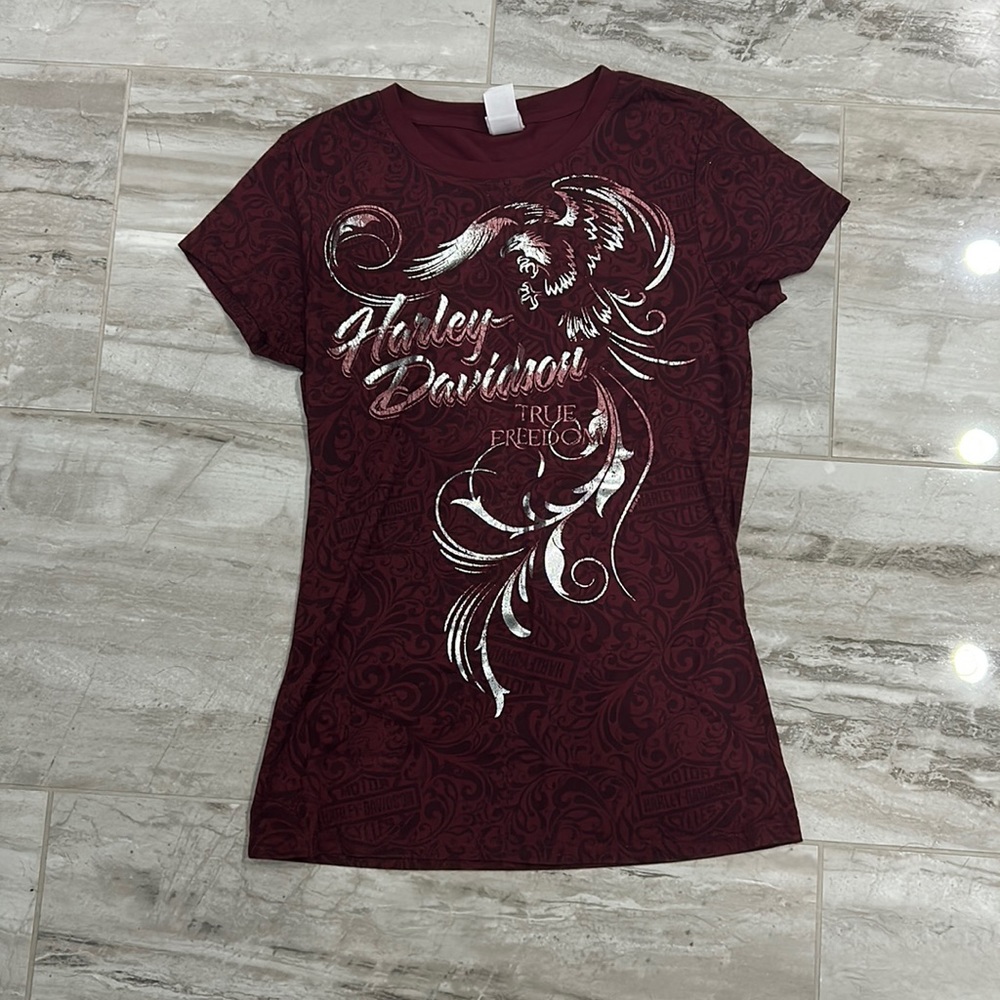Harley Davidson burgundy shirt. Size S.